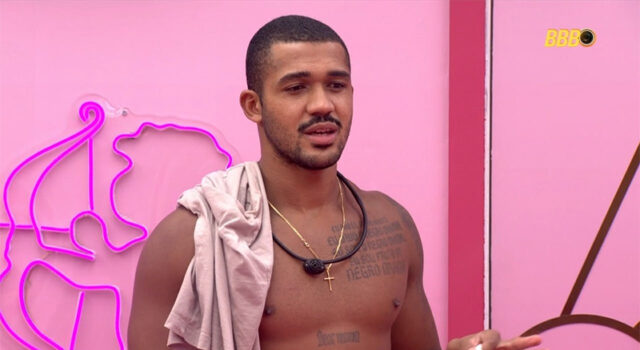 Após denúncia por homofobia no “BBB 26”, Matheus diz que não foi intimado e nega fugir da Justiça: “Aberto ao diáogo”