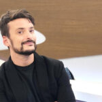 Jornalista Fefito denuncia perseguição homofóbica no condomínio onde mora em SP: “Estou exausto”