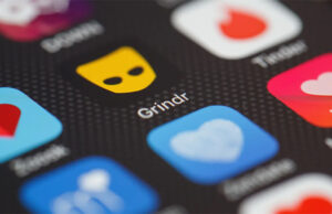 Governo francês fecha acordo inédito com Tinder, Grindr e outros aplicativos para combater onda de “emboscadas homofóbicas”