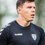 Afastado dos gramados, ex-goleiro Wagner Menegalli vira assunto nas redes após perfil adulto gay vir à tona