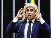 Justiça do DF anula condenação de Nikolas Ferreira por transfobia em discurso com peruca na Câmara