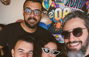 RJ: Banda Ramona Rox puxa line-up de luau LGBTQIA+ ao pôr do sol em Cabo Frio