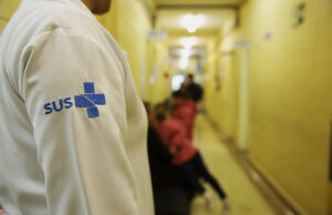 Mulher trans consegue na Justiça direito à cirurgia de redesignação sexual após 10 anos de espera no SUS