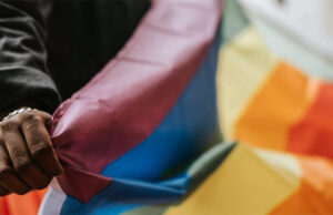 Senegal aplica 1ª condenação após endurecer lei anti-LGBTQ+ e jovem gay é condenado a seis anos de prisão e multa de R$ 16 mil