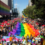 Parada LGBT+ de SP celebra 30 anos com tema eleitoral: “a rua convoca, a urna confirma”
