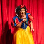 Em versão nada tradicional de conto de fadas, Suzy Brasil estreia “Uma Noite Horripilante” e leva humor afiado ao Rio