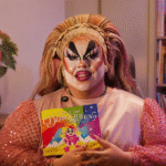 “O Que É Uma Drag Queen?”: drag de SC lança primeiro livro infantil do Brasil sobre o universo drag