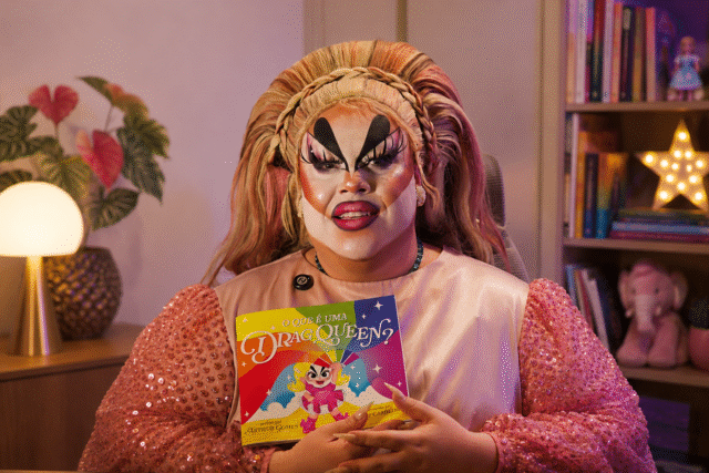 Drag Suzaninha lança o primeiro livro infantil do Brasil sobre o universo drag. crédito Divulgação