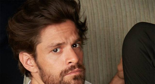 Alejandro Claveaux fez imersão em saunas e cinemões adultos para interpretar garoto de programa no cinema
