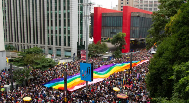 Parada LGBT+ deve perder R$ 82 milhões em impacto econômico em SP após perda de patrocínios, diz Associação Comercial