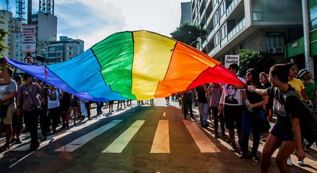 “Favela com Orgulho”: edital inédito fortalece Paradas LGBTQIAPN+ nas periferias de São Paulo