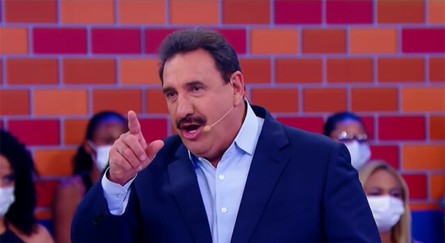Ratinho faz comentários homofóbicos no SBT em meio a disputa judicial com Erika Hilton: “Vejo homens se beijando, já fico preocupado”
