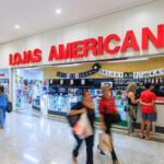 Lojas Americanas é condenada a pagar mais de R$ 38 mil a funcionário trans por transfobia no ambiente de trabalho