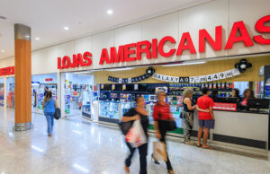 Lojas Americanas é condenada a pagar mais de R$ 38 mil a funcionário trans por transfobia no ambiente de trabalho