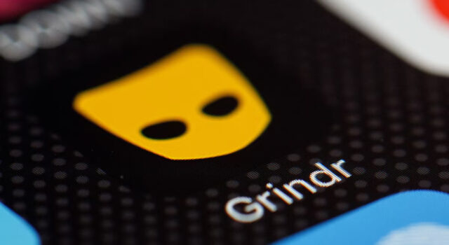 Polícia prende grupo que usava o Grindr para atrair e roubar homens gays na Malásia