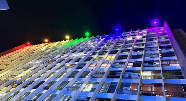 Pela 1ª vez em 218 anos, Superior Tribunal Militar ilumina sede com cores do arco-íris no mês do Orgulho LGBTQIAPN+