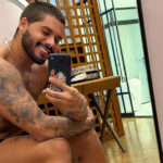 Zé Felipe é questionado sobre sexualidade e provoca: “Agora eu sou gay só por hobby”