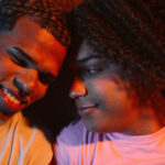 Filme sobre romance entre pessoas trans vence principal categoria do Festival Visões Periféricas, no Rio