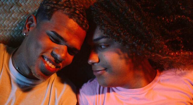 Filme sobre romance entre pessoas trans vence principal categoria do Festival Visões Periféricas, no Rio