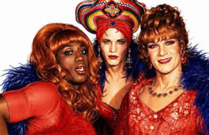 Astro de ‘Para Wong Foo’ diz que filme nunca recebeu o reconhecimento que merecia: “Só havia espaço para um filme de drag”