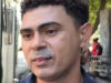 Motorista gay transforma protesto em meme ao cobrar salários atrasados durante greve em Manaus: “Tenho os bofes para sustentar”