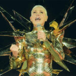 Xuxa revela inspiração em Madonna para voltar aos palcos e questiona o etarismo contra mulheres: “Pessoas amarguradas”