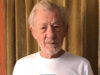 Ian McKellen revela arrependimento por não ter contado ao pai que era gay antes de sua morte: “Eu deveria ter conversado”