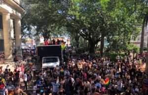 SP: Com multas de até R$ 10 mil, Câmara de Sorocaba promulga lei que proíbe crianças e adolescentes na Parada LGBT