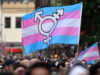 Balconista será indenizada em R$ 30 mil por transfobia após ser tratada no masculino por gerente em Salvador