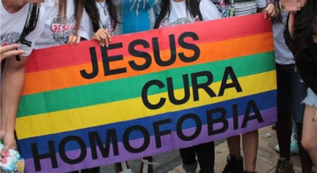 Internauta viraliza ao revelar mensagem de mãe evangélica que promete “libertá-lo” da homossexualidade: “Diga não aos demônios”