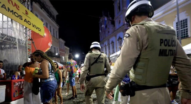 Sete PMs são denunciados por agredir foliões, causar fratura e cometer homofobia no Carnaval de Salvador