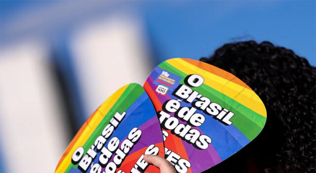 Eleições de 2026 quase dobram número de pessoas LGBTQ+ eleitas, com mais de 10 milhões de votos