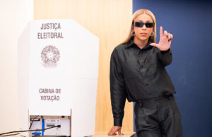Mulher mais votada da história da Câmara, Erika Hilton celebra força das urnas e promete seguir na campanha por Lula